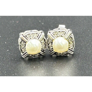 Franklin Mint Jackie Collection‎ Pearl Earrings With Certificate of Authenticity